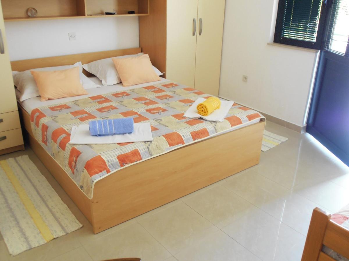 Apartment Villa Besker Makarska Esterno foto